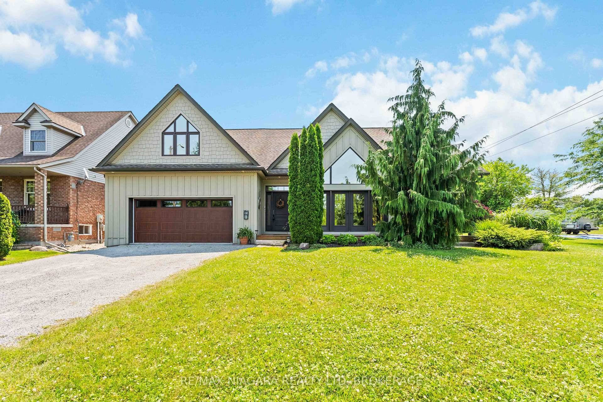 Unobstructed River Views from Your Front Yard situated at the end of a dead end street !
