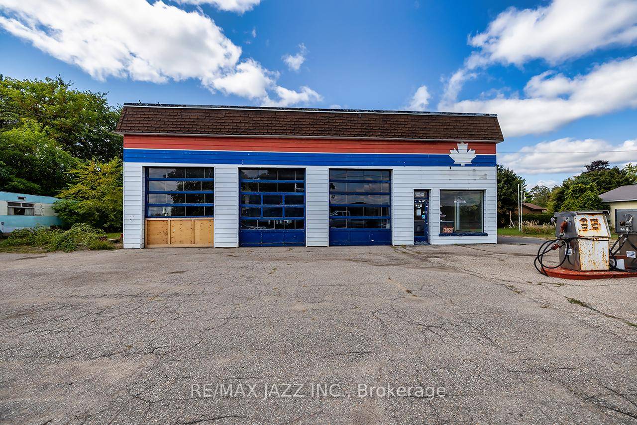 Welcome to 4526 Highway 115, Orono.