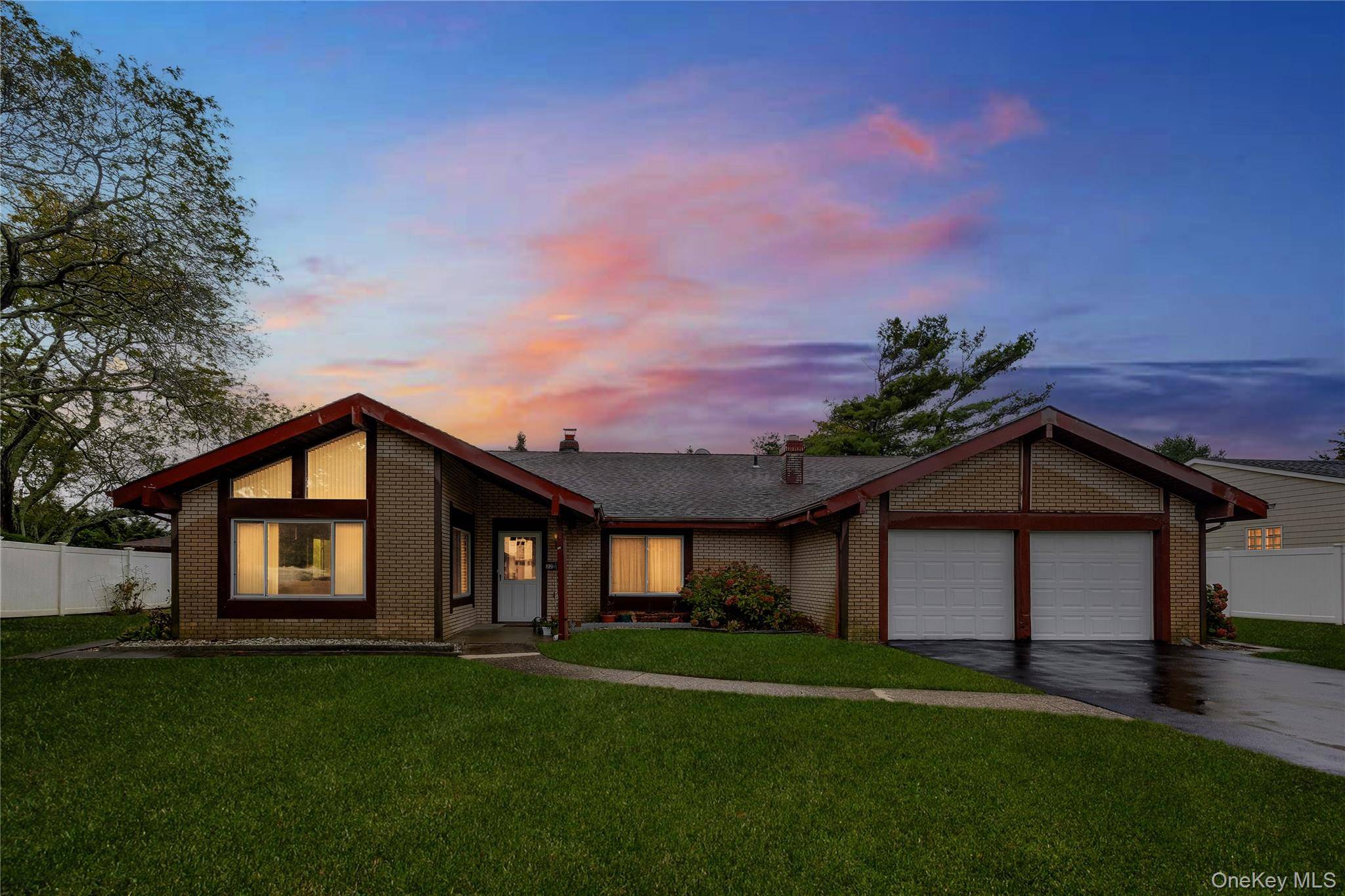 Bar Harbor Blank Canvas Your Dream Awaits in Massapequa Park !