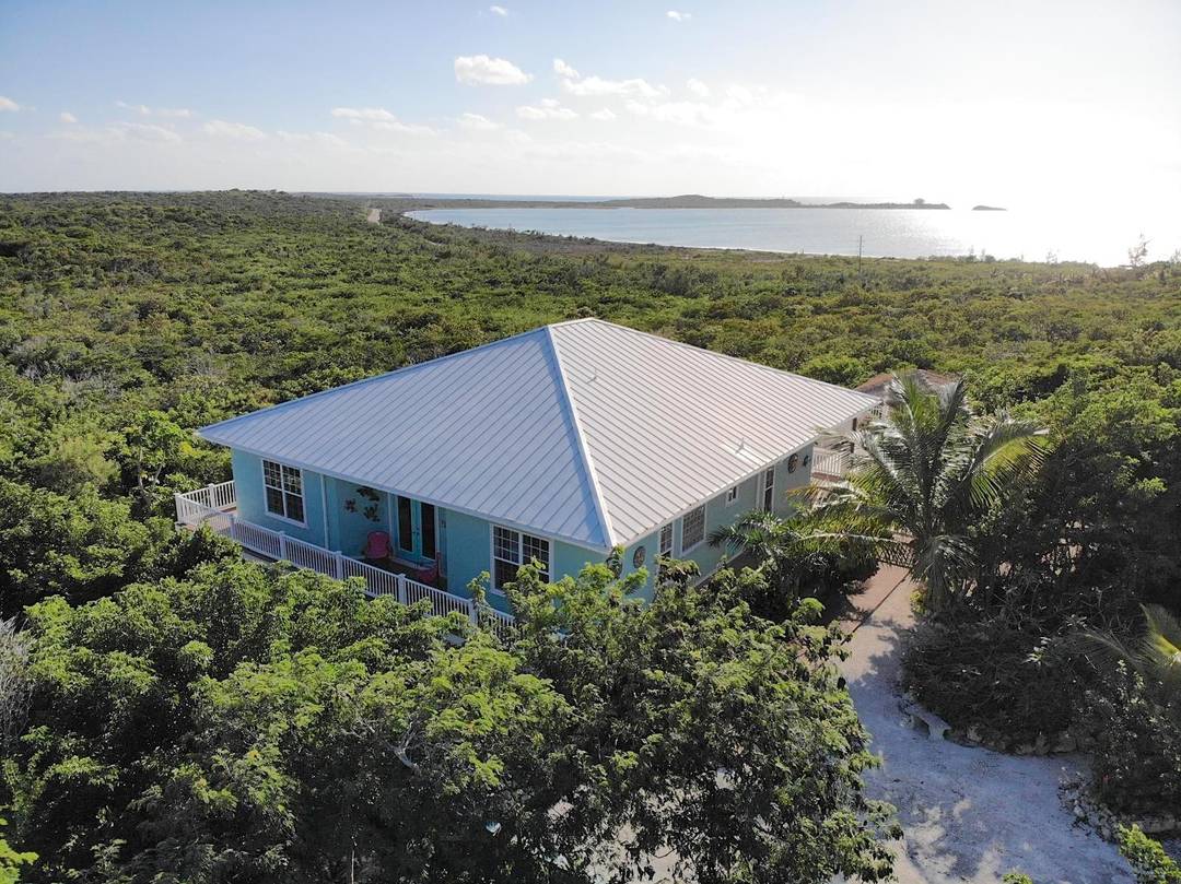 3/2 HARBOUR VIEW HOME Single Family Home Long-Island-Bahamas