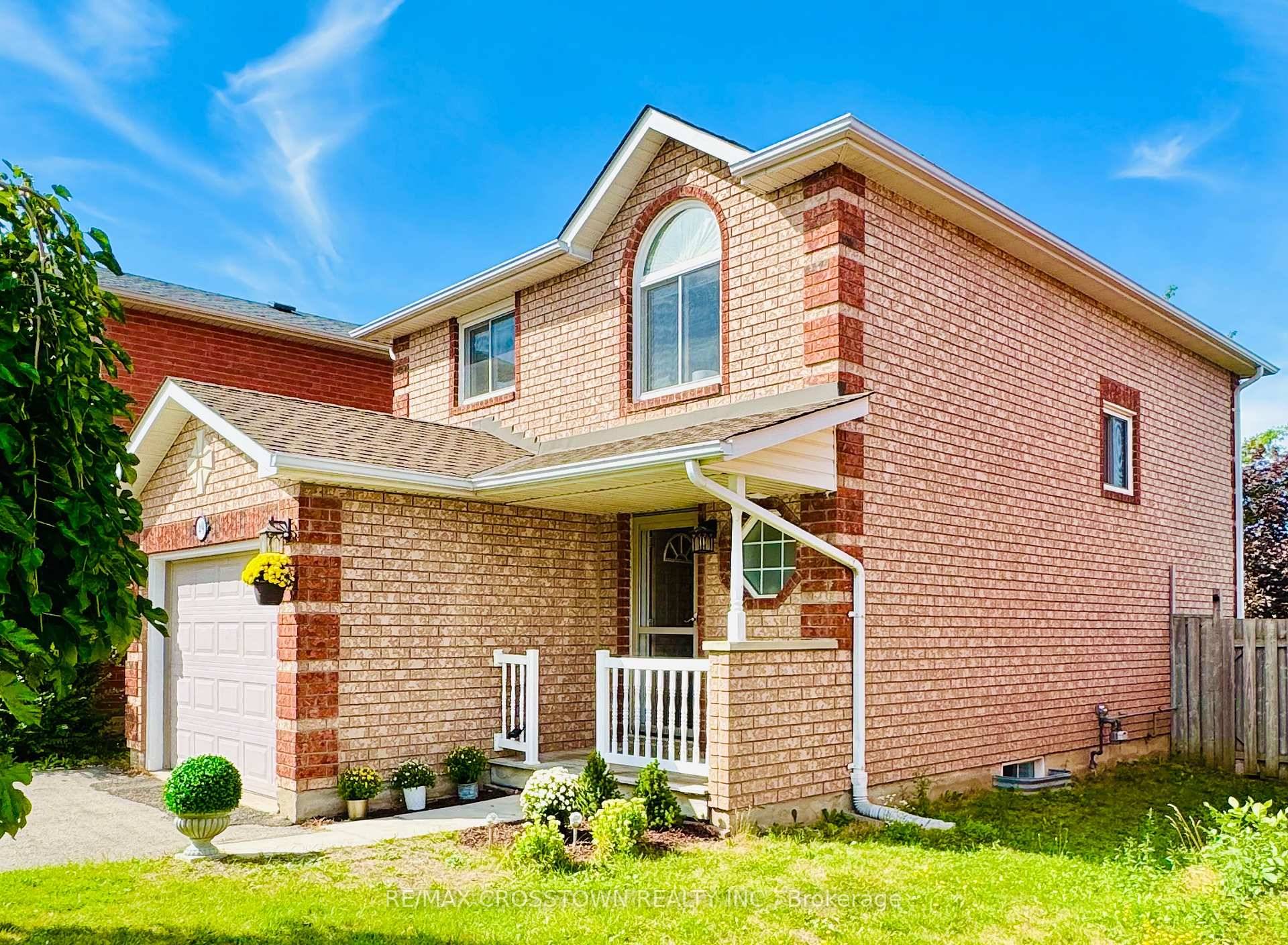 Move in ready 2 storey with updates including furnace 2020, roof 2017 amp ; windows 2016 second floor.