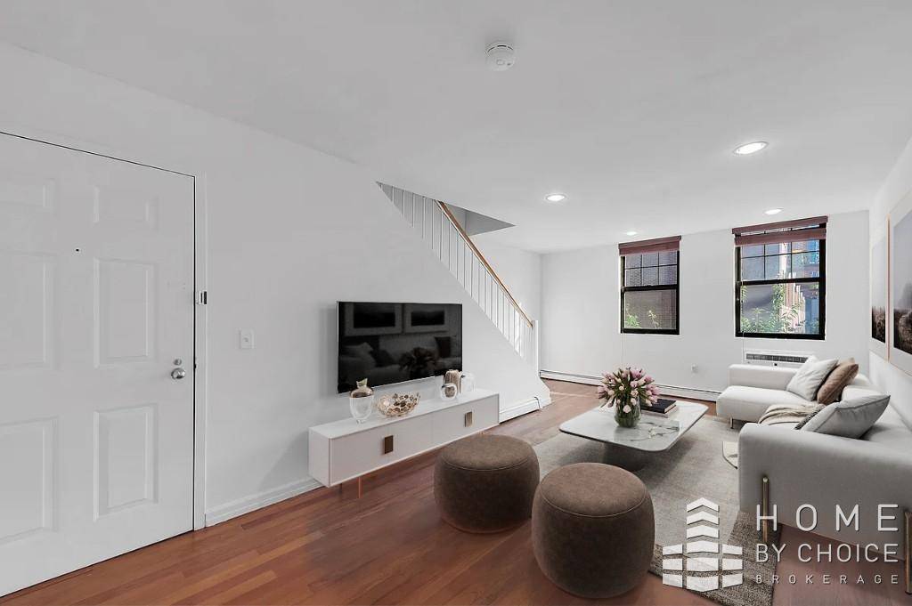 NEWLY RENOVATED ! 3 SPACIOUS BEDROOMS !