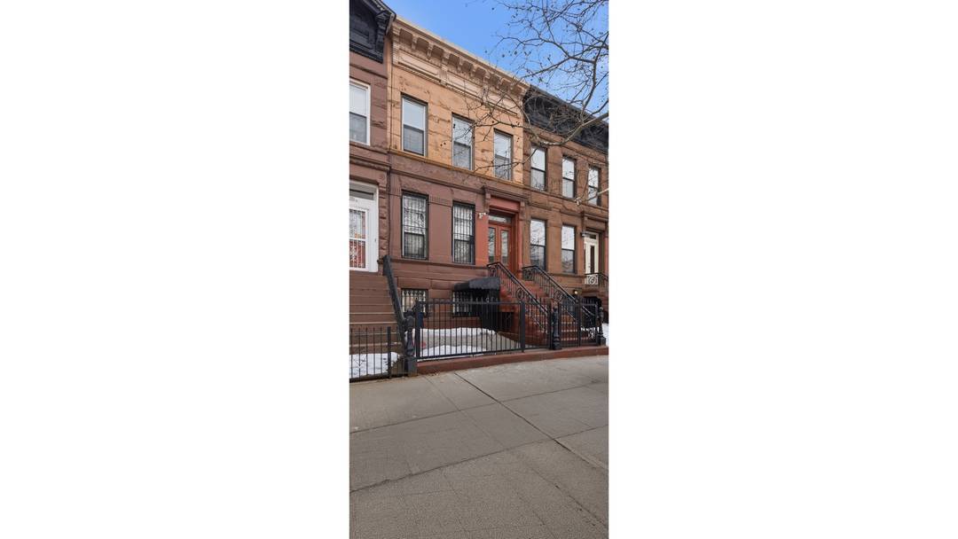 Welcome to 690 Hancock Street, a classic Brooklyn brownstone located on a beautiful tree lined block in the heart of Bedford Stuyvesant.