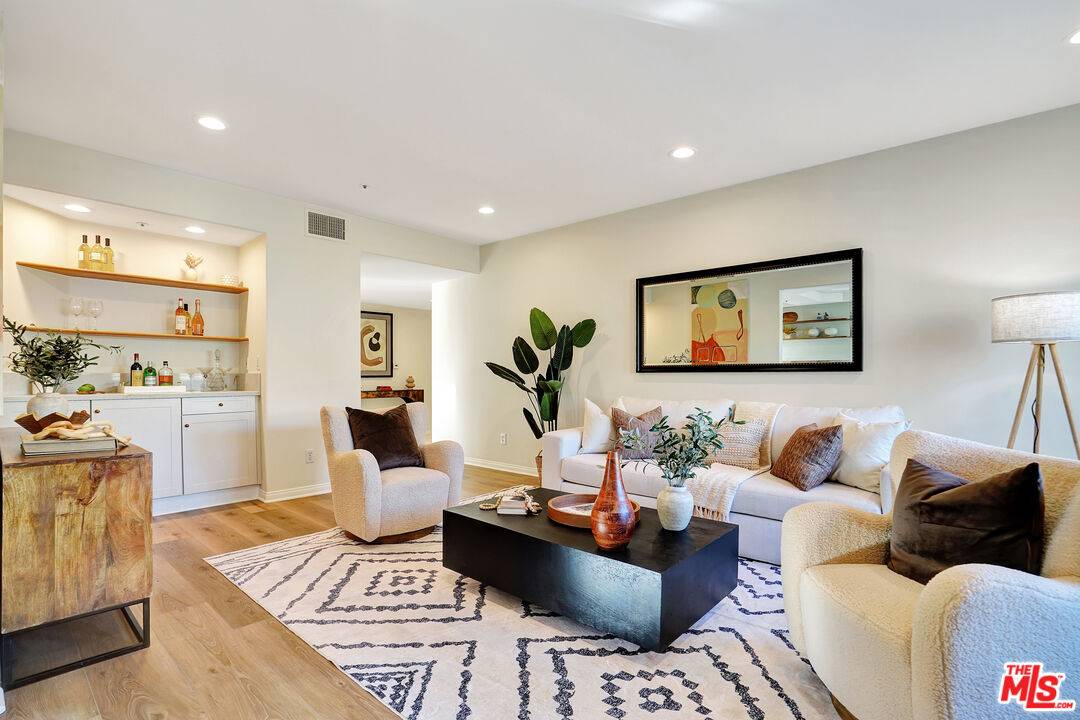 11690   Montana Ave 2.0 Brentwood LA