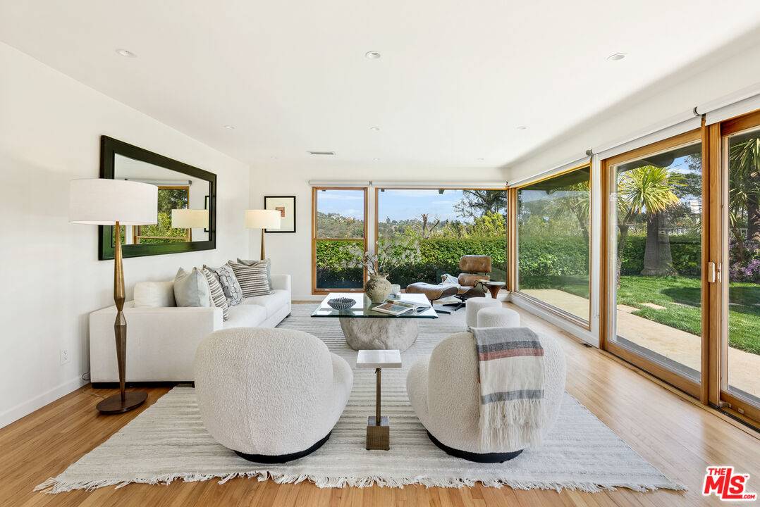 2058 Westridge Rd 3BR Brentwood La