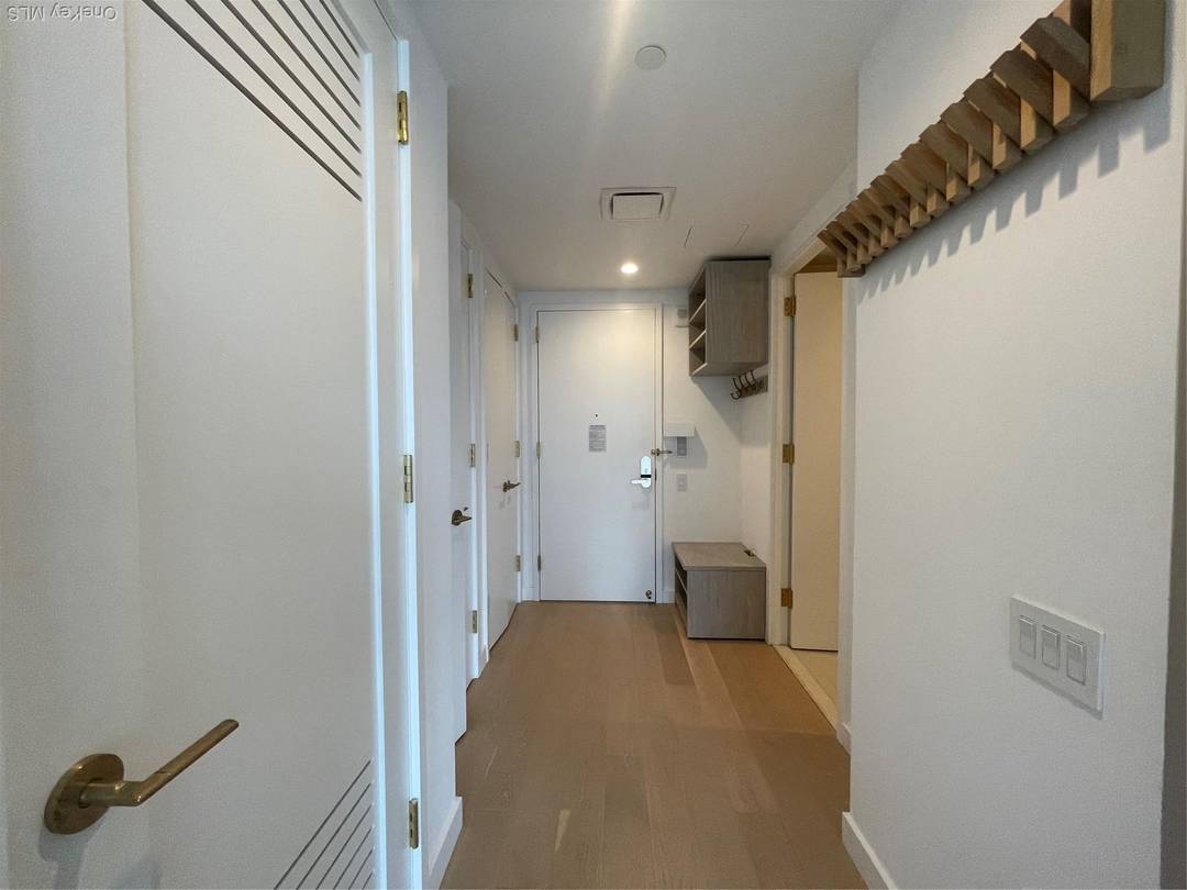 Welcome to Skyline Tower Long Island City s Premier Luxury Residence Experience upscale city living in this beautifully furnished one bedroom condo, located in the tallest and most prestigious building ...