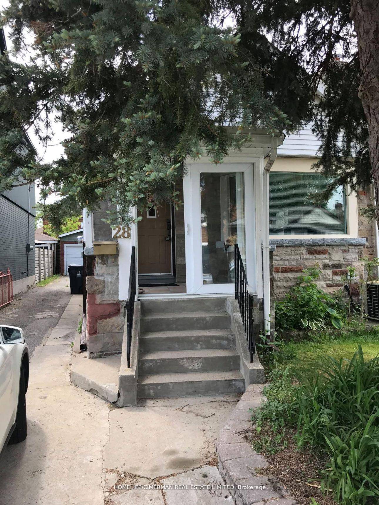 Incredible Lease Opportunity In The Highly Sought After East York Triangle !