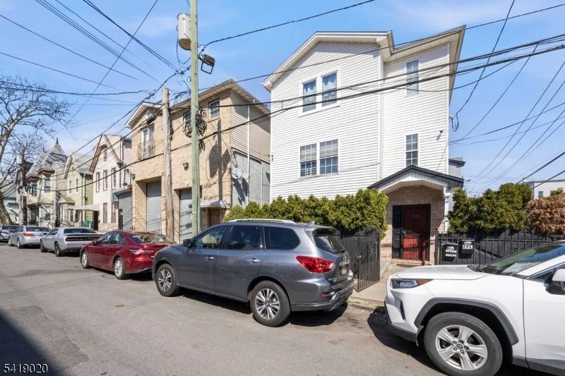 Strong income producing opportunity in the heart of Newark !