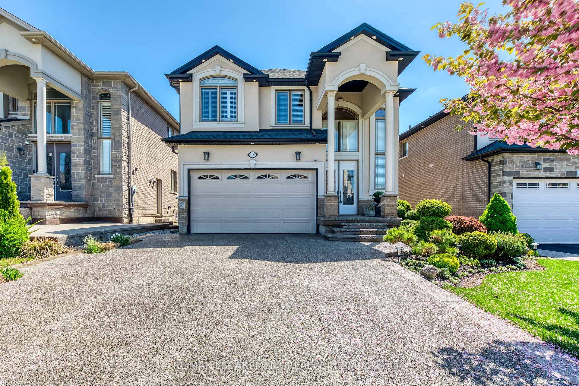 Stunning 4 1 Bedroom, 4 Bath Home in Prime Hamilton Location !