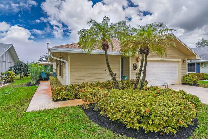 Welcome to your dream golf course retreat !