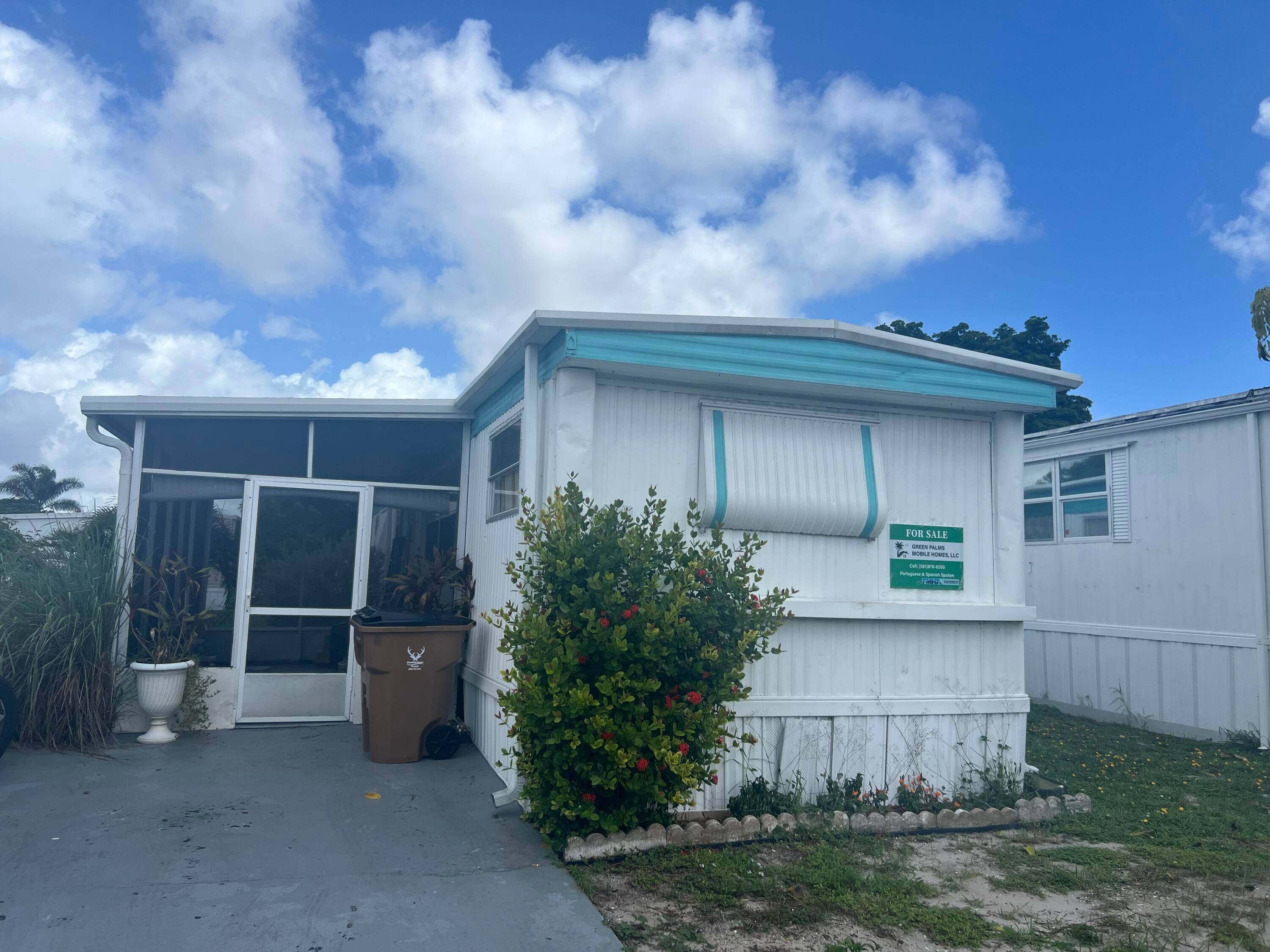 THIS IS A 2 2 SINGLE SIZE MOBILE HOME, WELL MAINTAINED WITH 2 BEDROOMS, 2 BATH'S, NEW ROOF AND NEW A C.