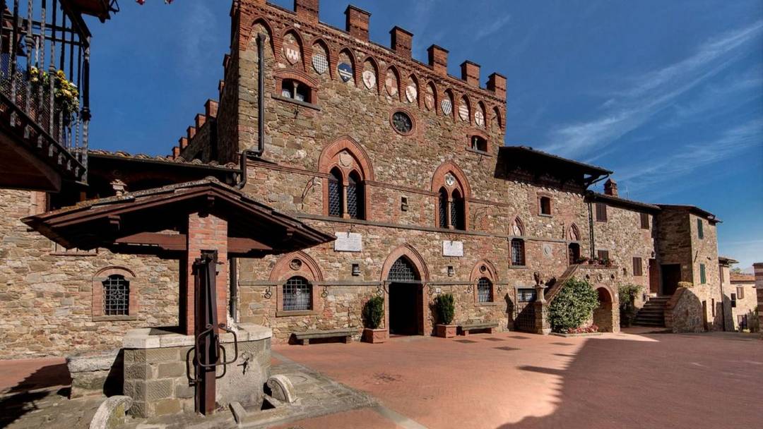 Exclusive Neo-Gothic castle in Montebenichi, in the Chianti region, featuring a swimming pool, self-contained apartments and panoramic views of the Tuscan hills.