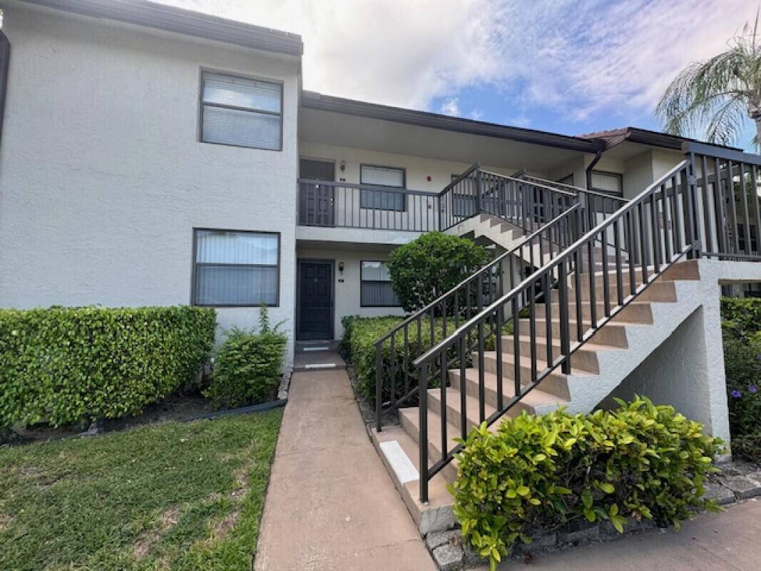 1ST FLOOR CORNER UNIT ! !