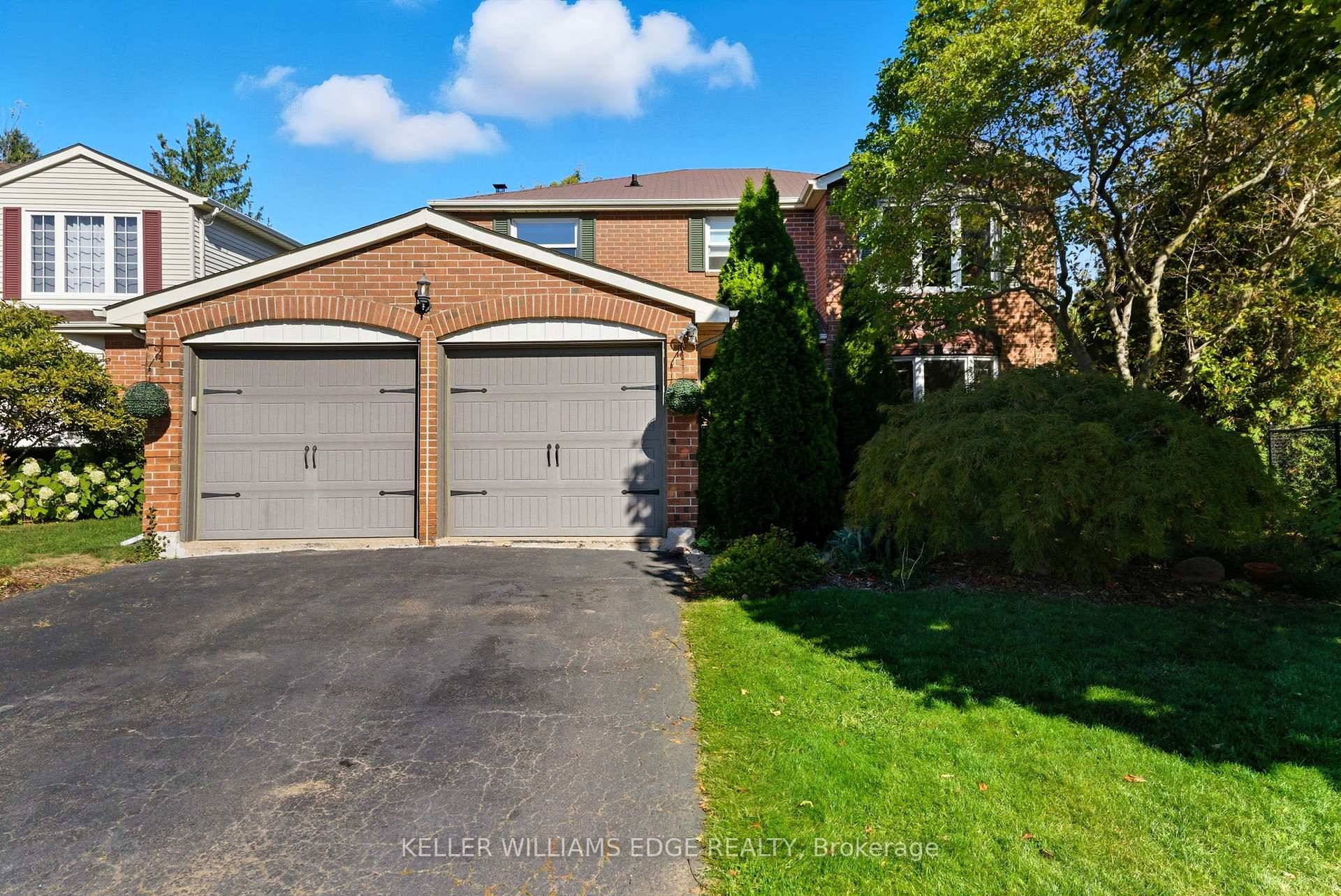 Welcome to 2163 Winding Way, a warm and inviting family home nestled on a quiet street in Burlington's sought after Headon Forest neighbourhood.