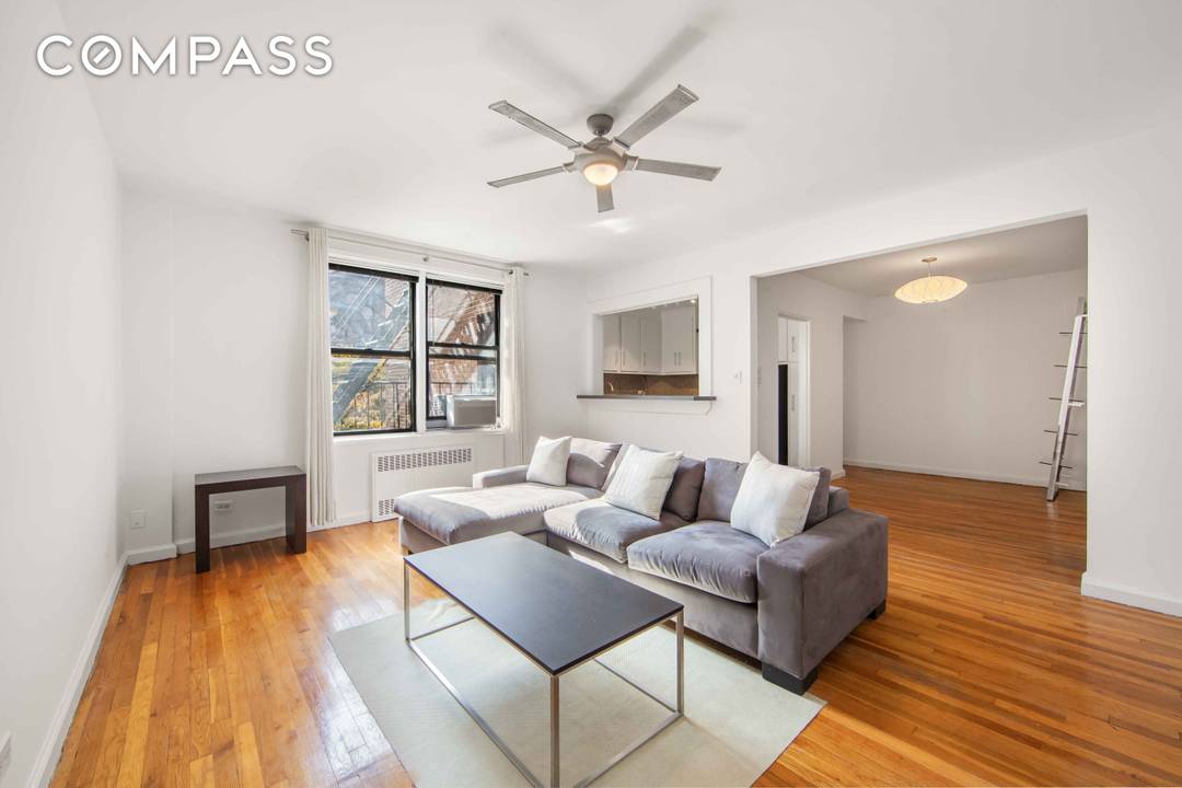 Meet Residence 3G at The Kensington, a rare chance to claim nearly 800 square feet of bright, easygoing Brooklyn living right on the coveted border of Windsor Terrace and Kensington.