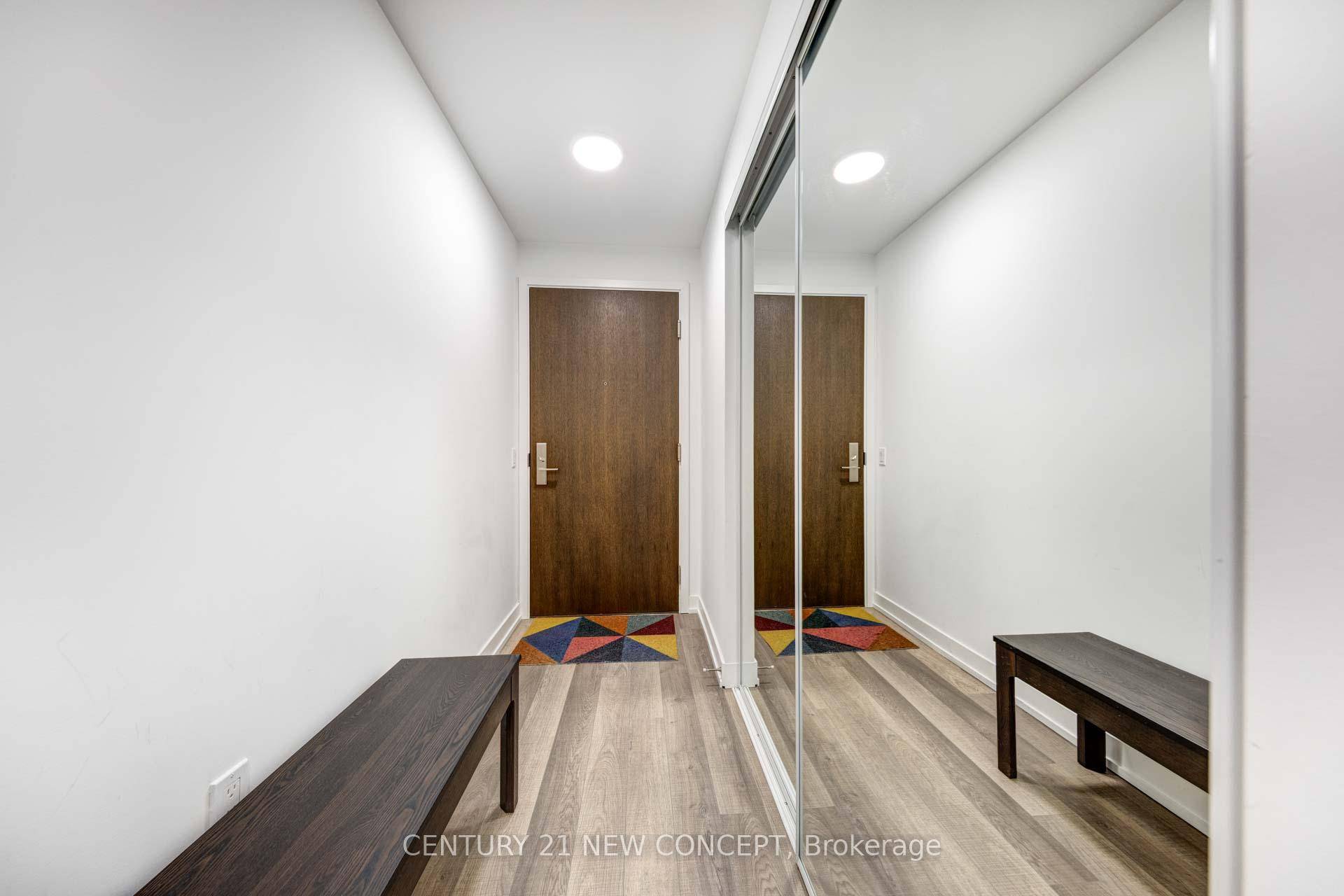 Great Location ! ! E2 Condo In Heart Of Midtown Toronto Yonge amp ; Eglinton.