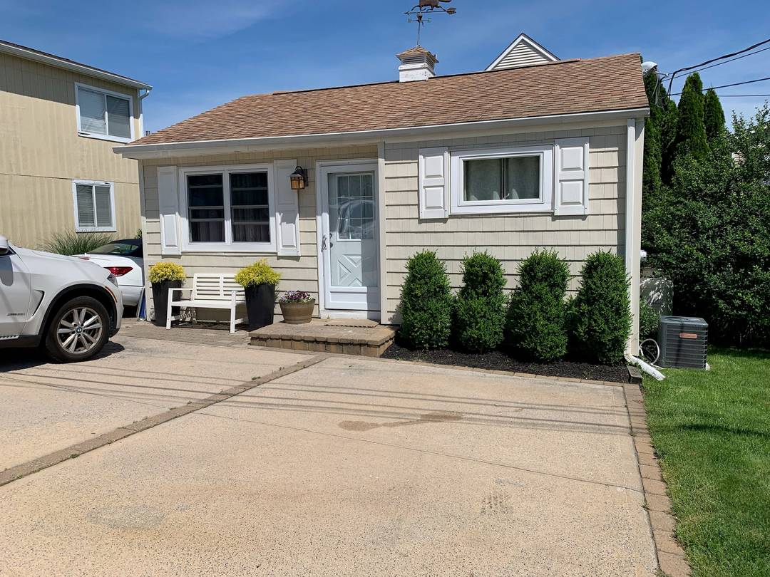Beach Cottage - yr round rental