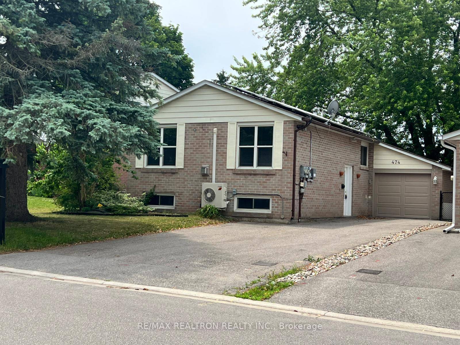 Fully renovated detached home in the heart of Newmarket.