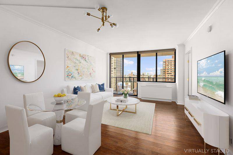 1262 sq renovated 3 bedroom 2.