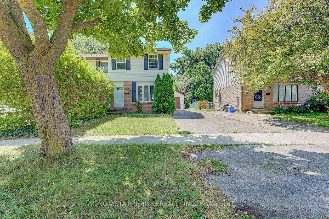 THE BEST PRICED SEMI IN THE NEIGHBOURHOOD !