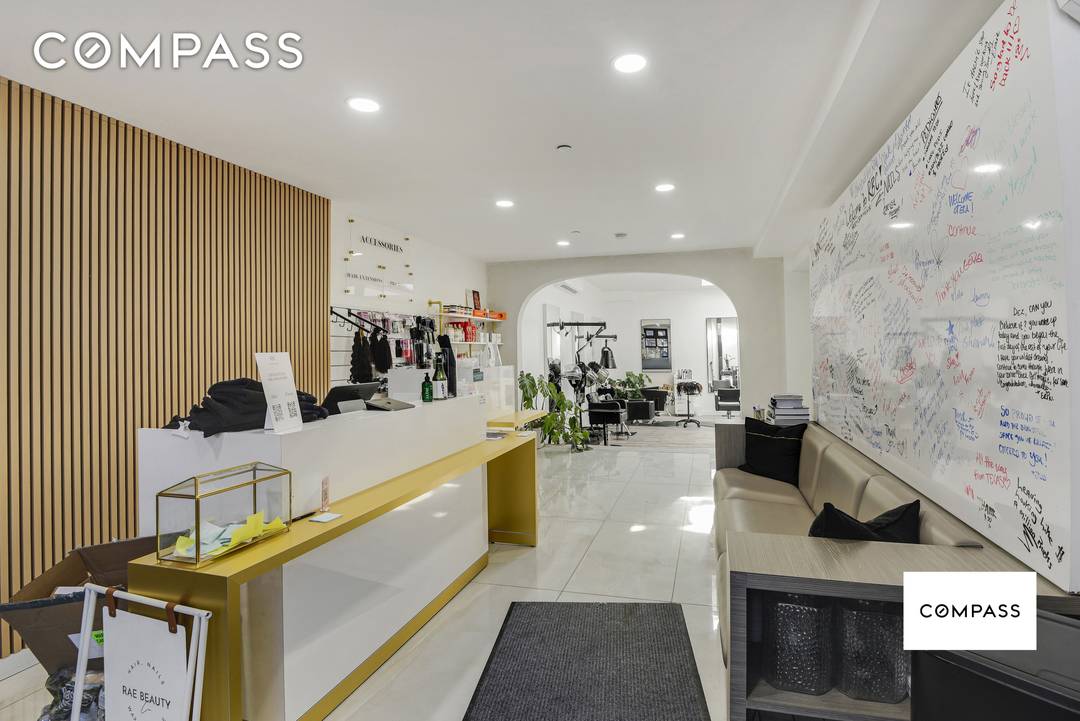 42 Jackson Street is a fully renovated mixed use building located in East Williamsburg, Brooklyn.