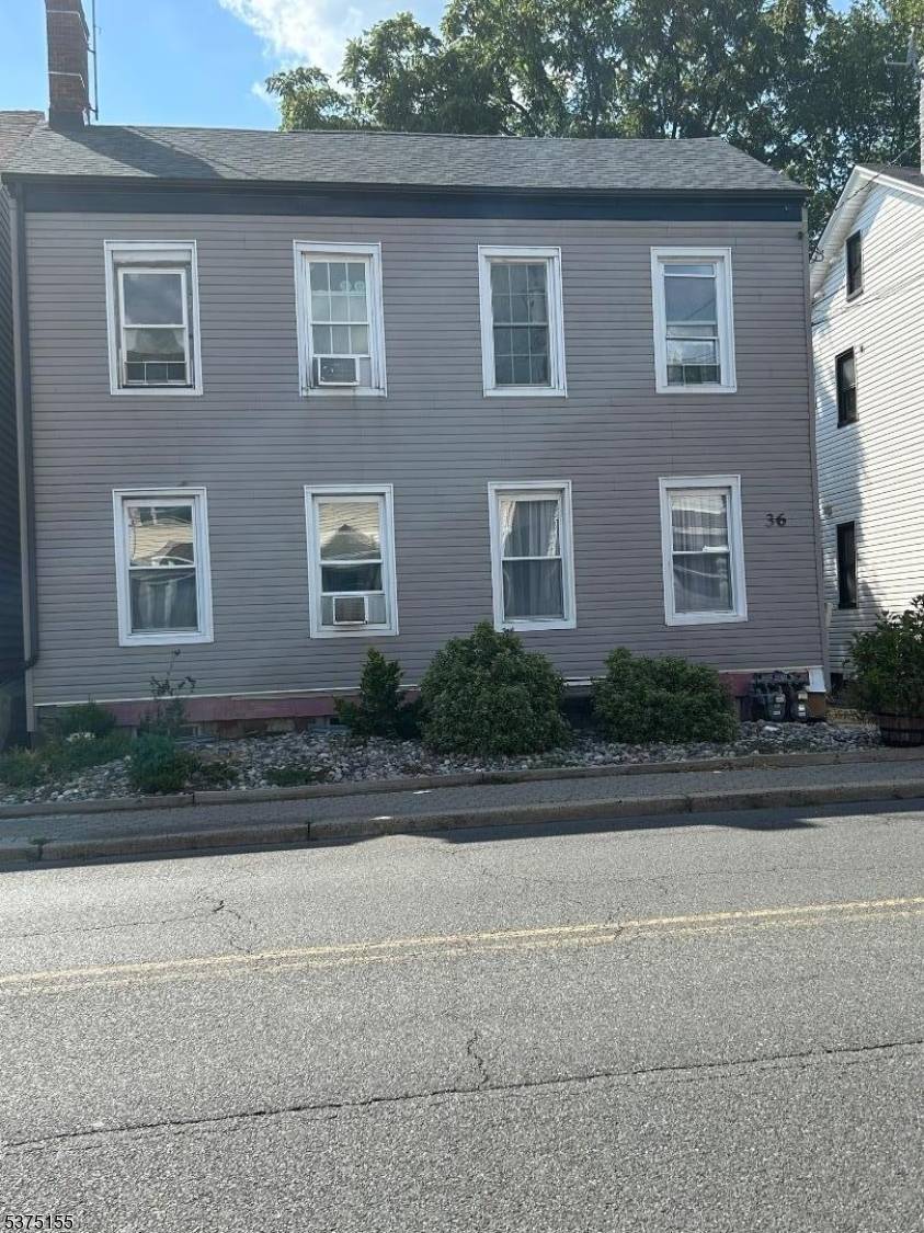 Prime Duplex Opportunity in Downtown Somerville !