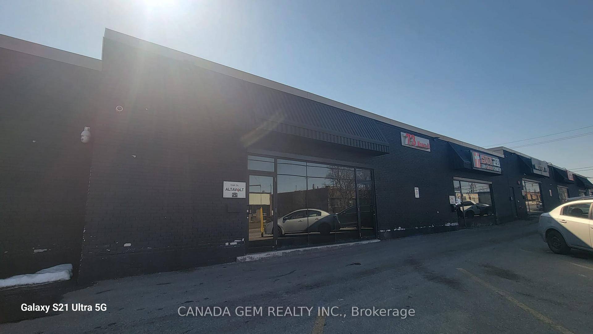 About 4500 sqft Prime Commercial Space for Lease Dufferin St amp ; Finch ave West.