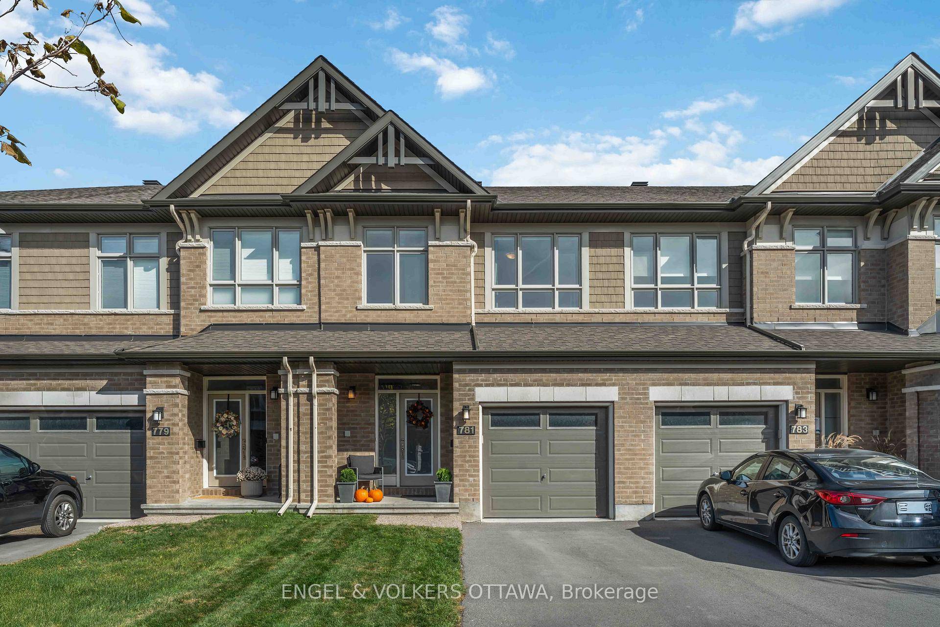 Welcome to this stunning Richcraft Grafton model, less than 5 years old and designed with modern living in mind.