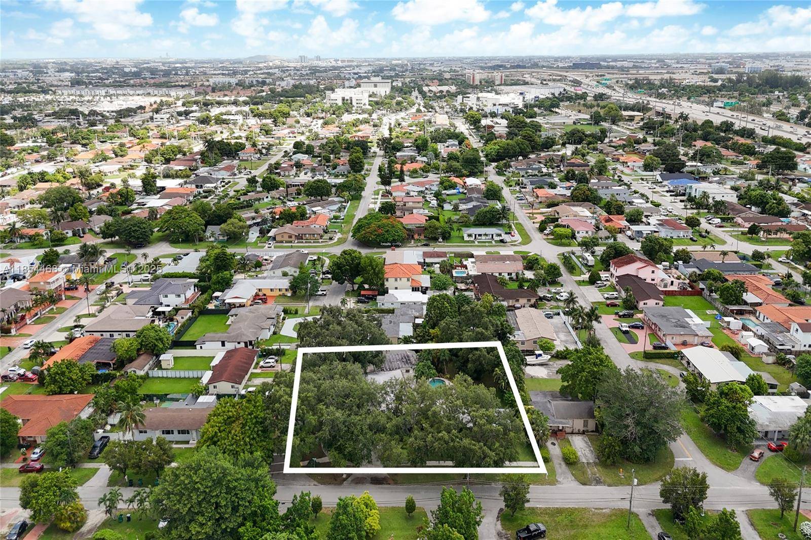 Location, location ! ! This property presents a unique opportunity to build your dream oasis.