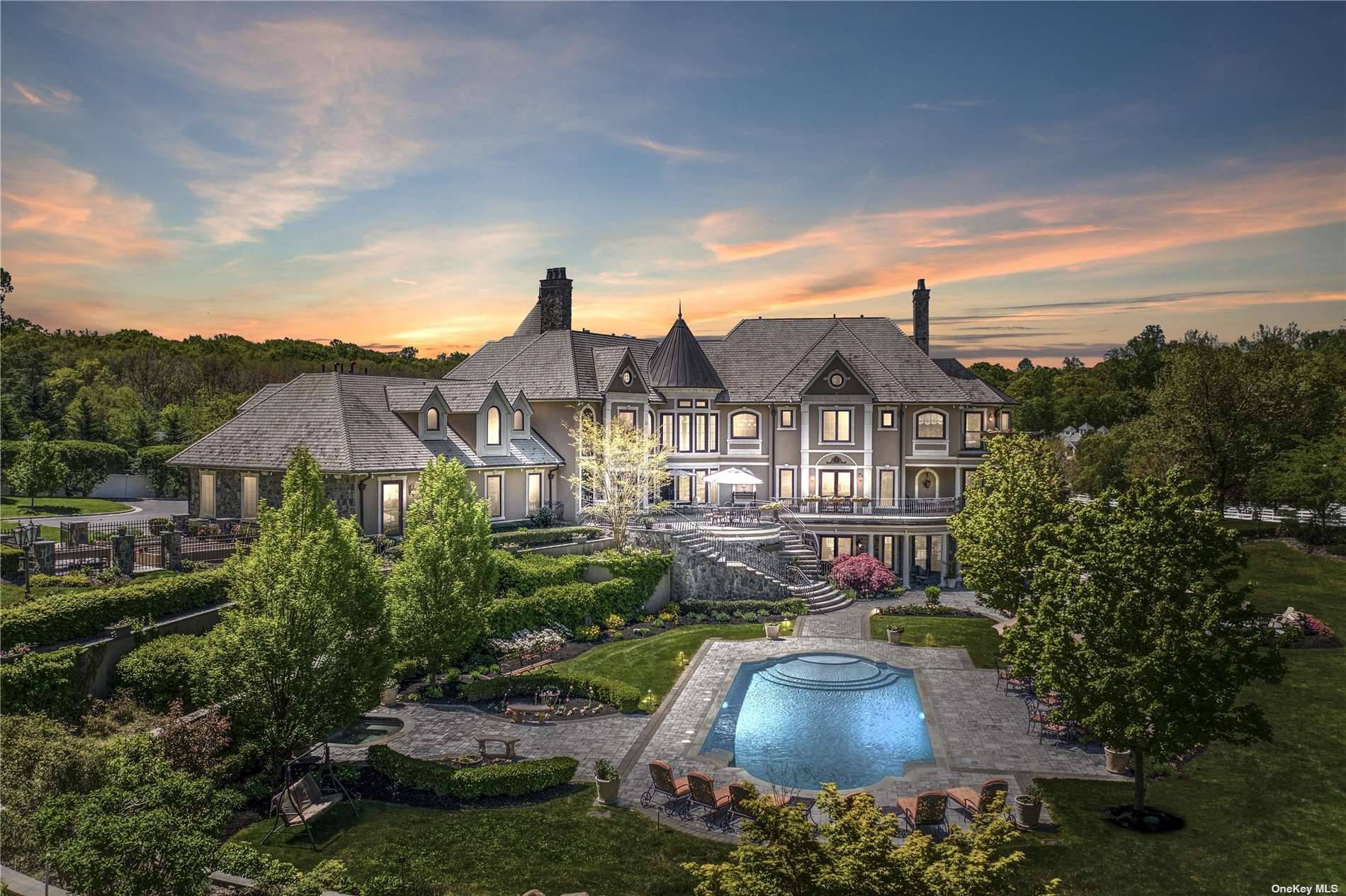 Like a jewel in a magnificent setting, this resplendent estate is perfectly situated at the crest of a gently sloping drive that sets the stage for arrival at this beautiful ...