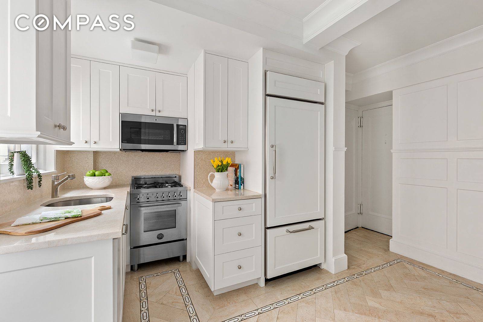Ideally situated on a picturesque, tree lined block between Park and Madison Avenues, Residence 8A offers the quintessential Upper East Side pied a terre or full time residence.