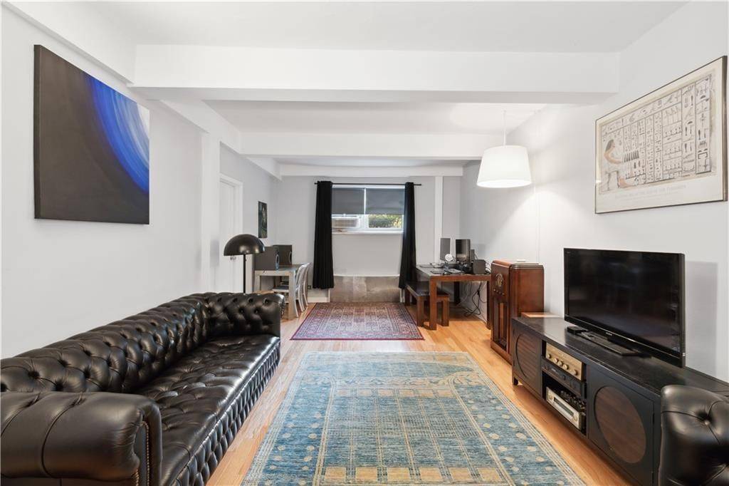 Discover Tranquility amp ; Luxury in Bay Ridge Nestled within the heart of Bay Ridge, you'll find this immaculate 2 bedroom Co Op, a gem that stands out in a ...