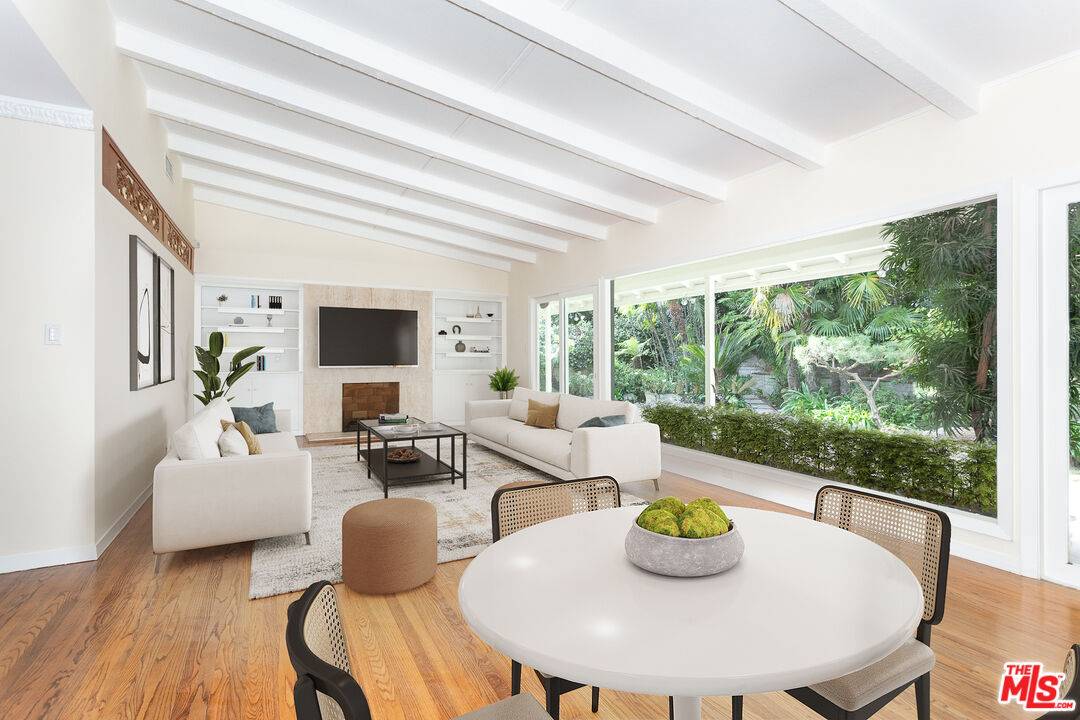 1129   Roscomare Rd 3BR Bel Air La