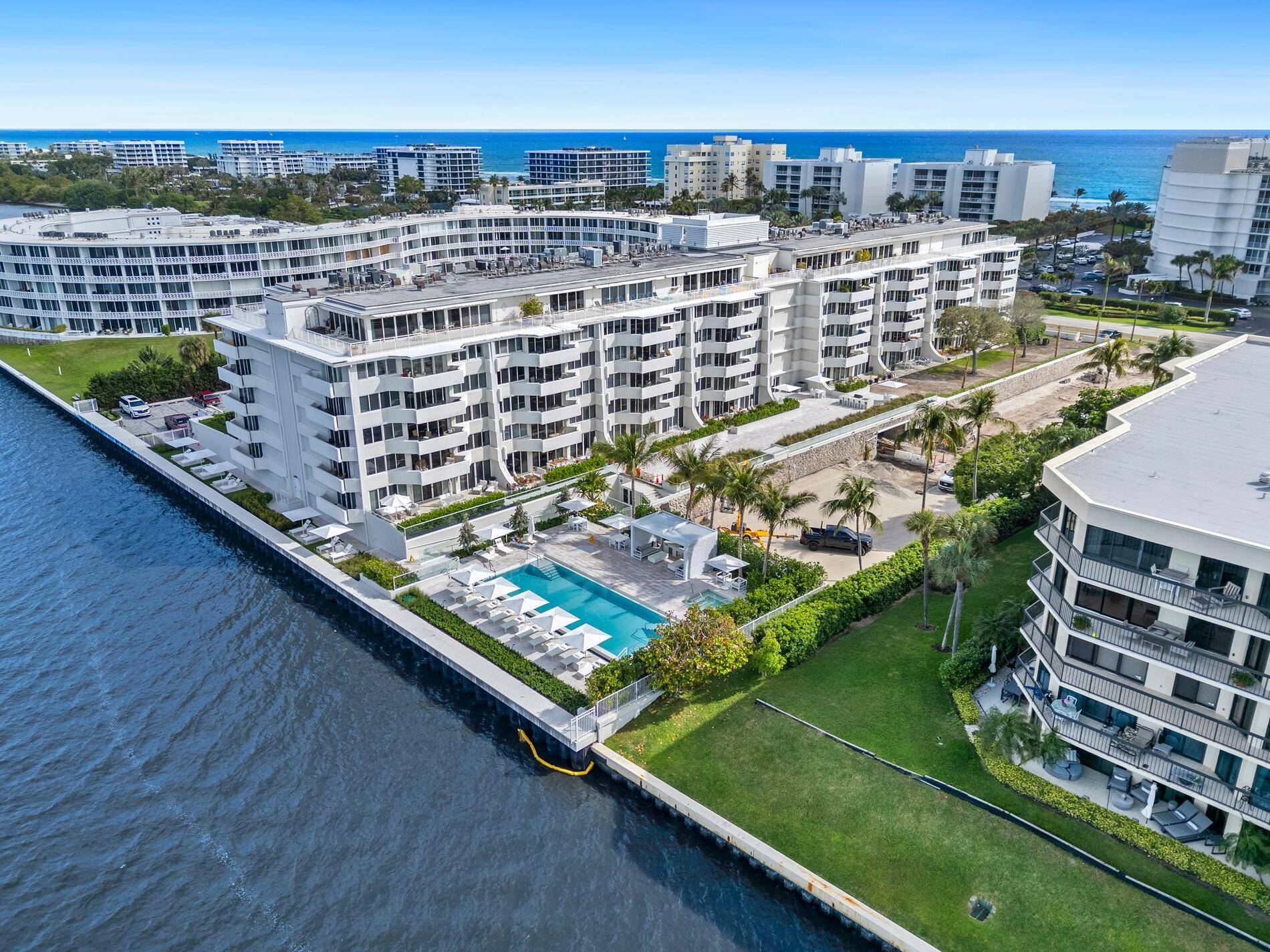 Opportunity awaits you ! Prime, Palm Beach location, on the Intracoastal between Palm Beach Par 3 Golf Course and the Four Seasons Resort.
