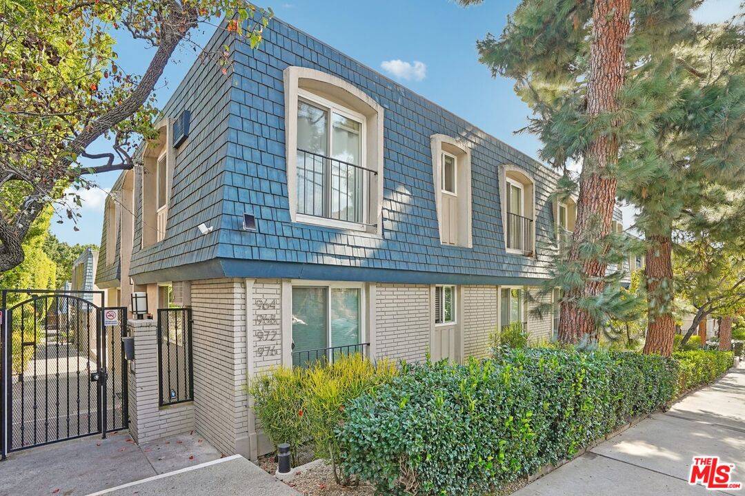 968   Larrabee St 1BR Sunset Strip La