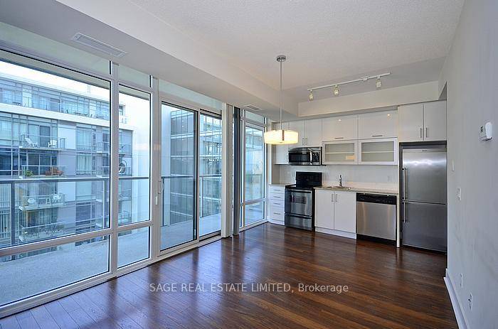 Quay West Condos ! Lovely, Well Laid Out Suite With Very Functional Layout.