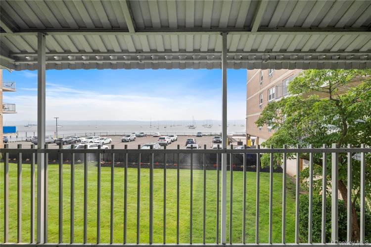 Spacious DUPLEX 2 Bedroom, 2 Bathroom and an additional room Home office with breathtaking water front views from every room, and WD in unit, now available for rent at West ...