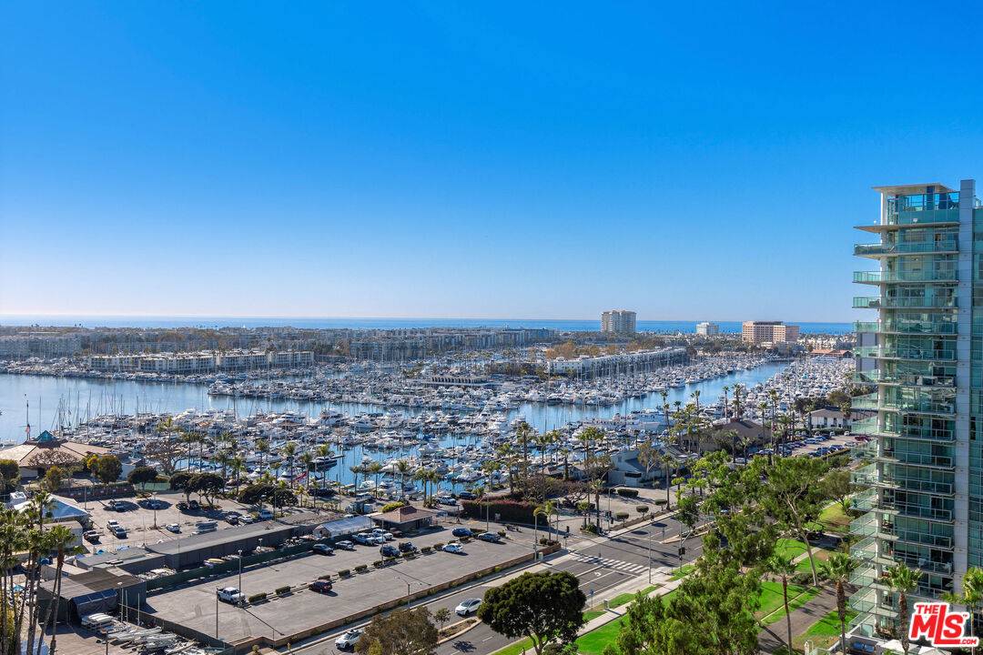 13600   Marina Pointe Dr 2BR Marina Del Rey La