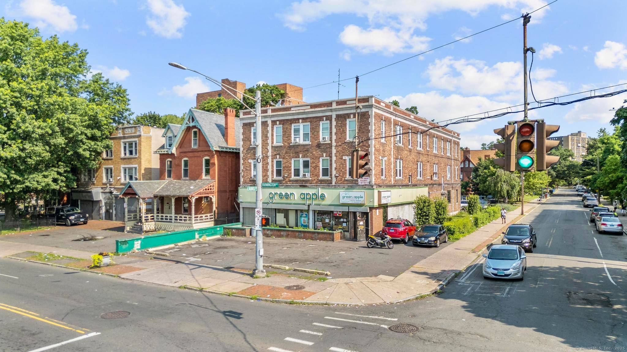 Prime investment opportunity on one of Hartford's busiest corridors 264 Farmington Avenue offers excellent visibility and consistent foot and vehicle traffic.