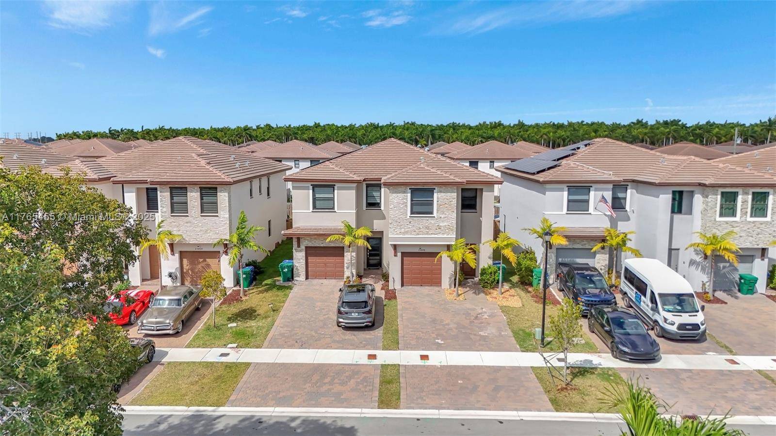 Step into luxury with this stunning twin home in the sought after Campo Bello community !