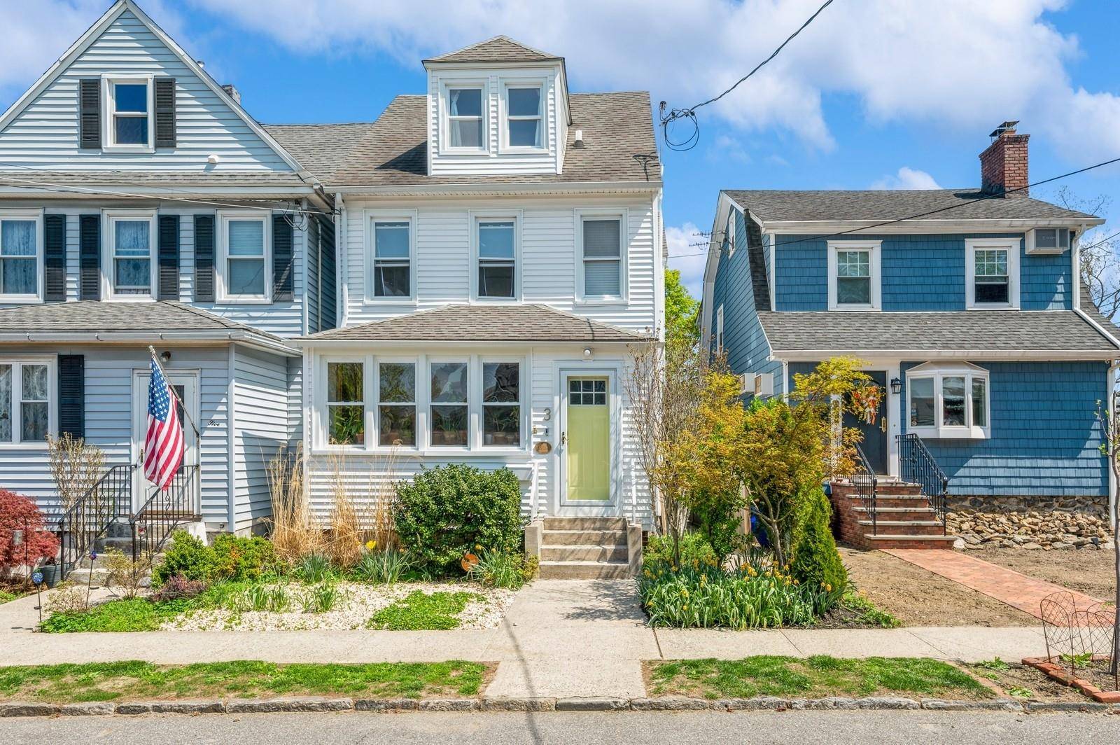 Charming Larchmont Colonial sits on a tranquil street, a short stroll from the LI Sound and the Pryer Manor Marsh amp ; Preservation.