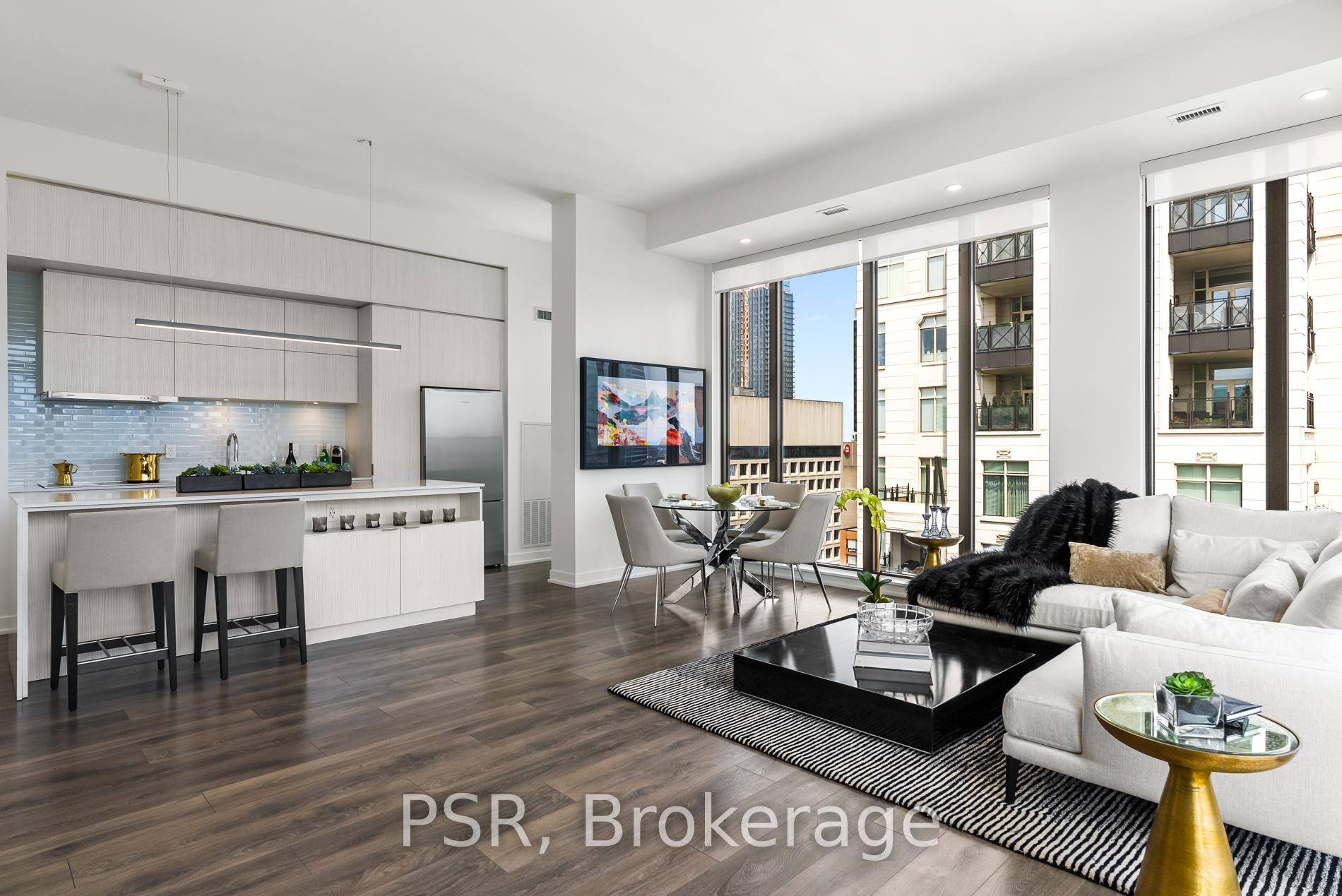 Welcome to Two St. Thomas, where luxury living meets exceptional service, just steps from Yorkville.
