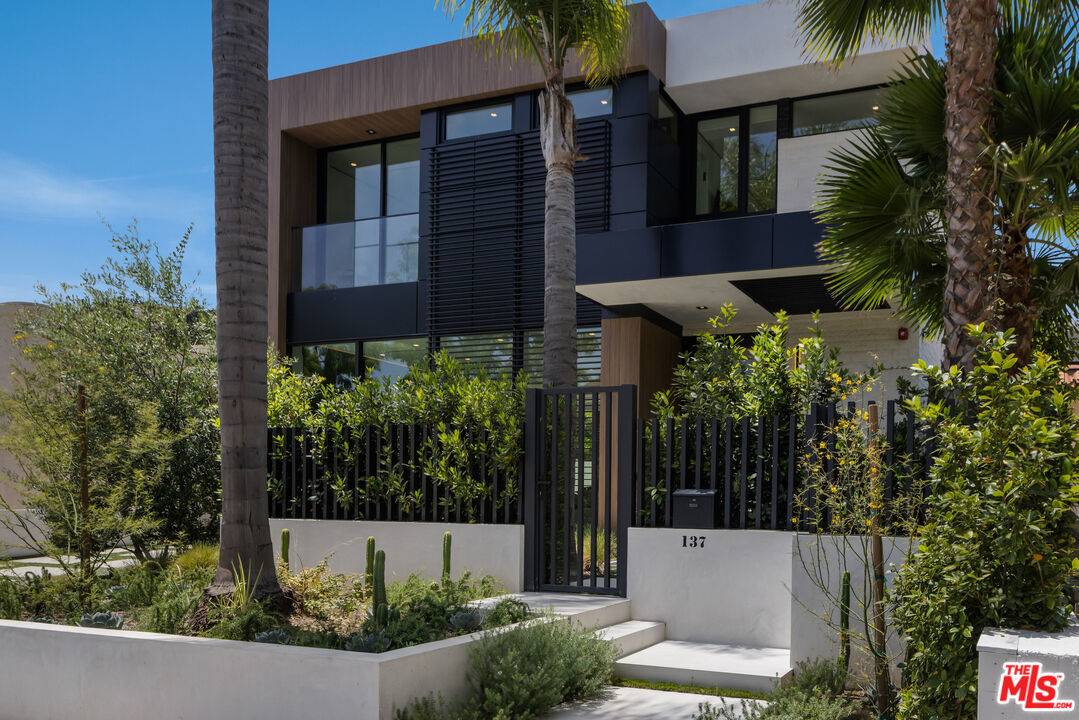137  S Wetherly Dr 4BR Beverly Grove La