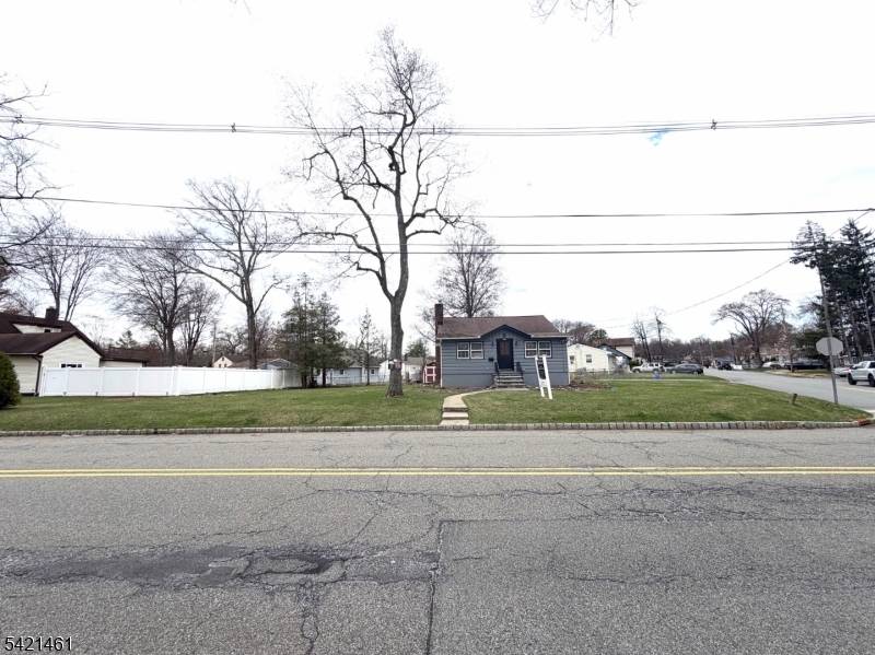RARE DEVELOPMENT OPPORTUNITY NON FLOOD ZONE12659 sqft lot 336 Lakeshore Dr, Lake Hiawatha, NJ CURRENT HOME CAN HAVE NEWKITCHEN AND BATH ADDED FOR ADDITIONAL BY THE PROPERTY BUILD IT YOURSELFSAVE ...