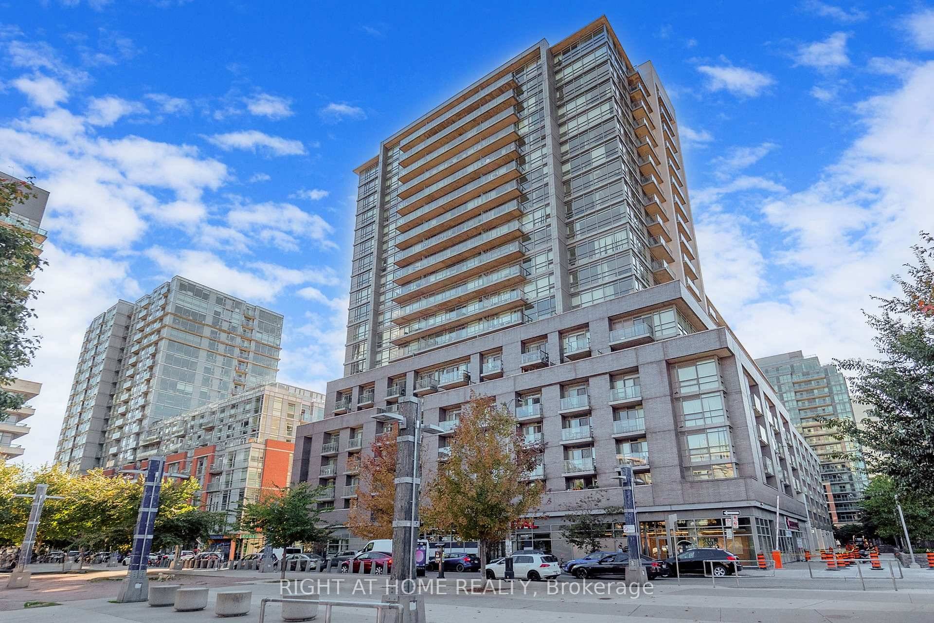 One bedroom Condo in the heart of Toronto's Art, Culture district.