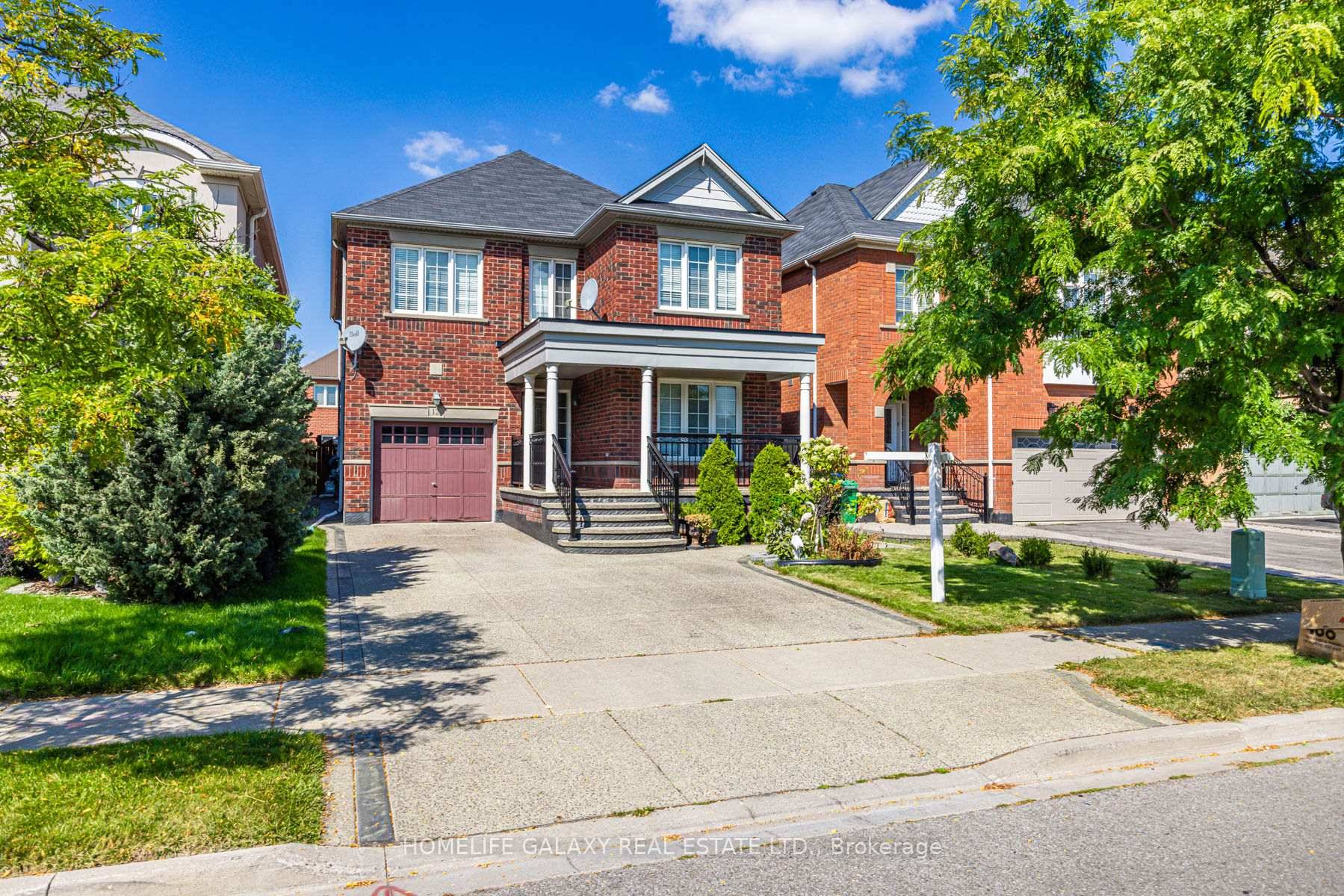 Welcome to this elegant 2100 2200 sqft detached marvel in the heart of Brampton.
