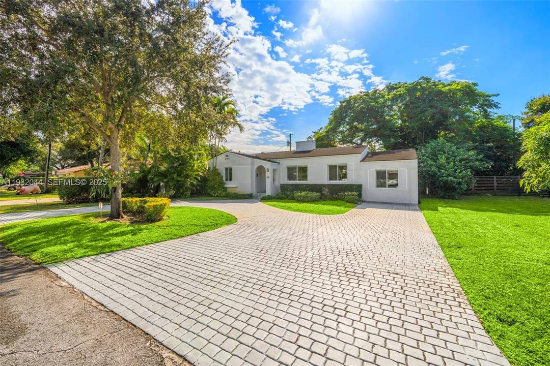Welcome to the Sunshine Abode, a beautifully updated 3bd 1ba located on an adorable Miami Shores cul de sac.