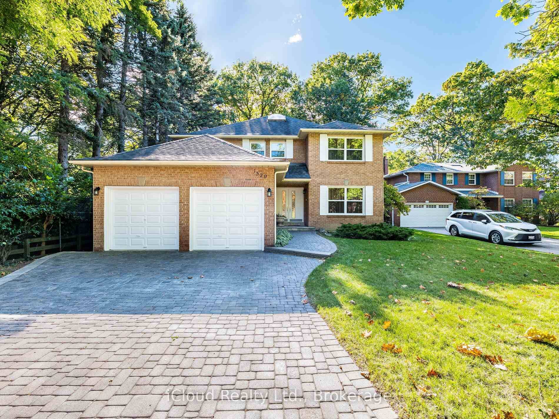 Nestled on a serene ravine lot in a highly sought after and family friendly Mississauga neighbourhood, this exceptional four bedroom, four bathroom Family home is a remarkable find and is ...