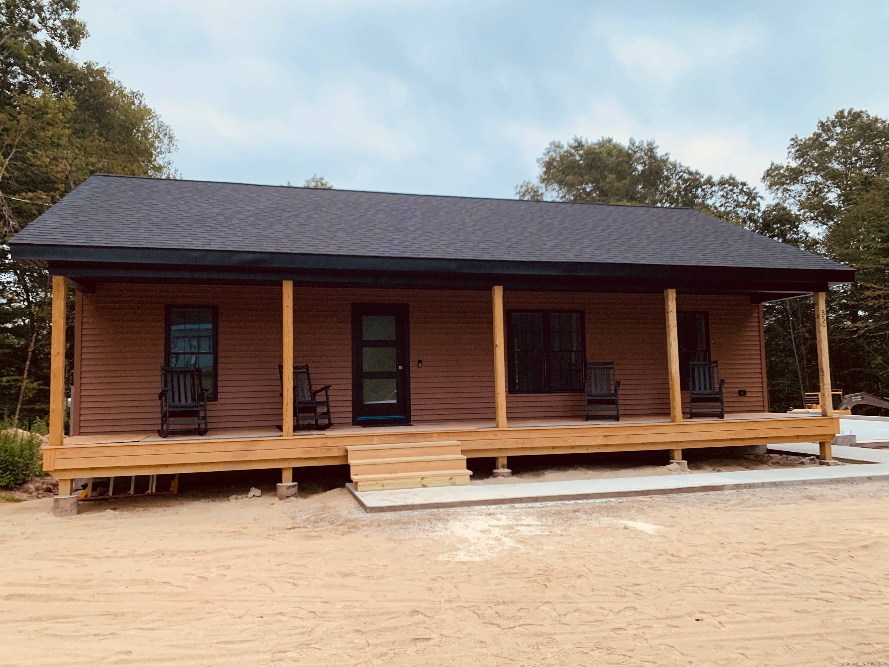 Beautiful new construction on 2.