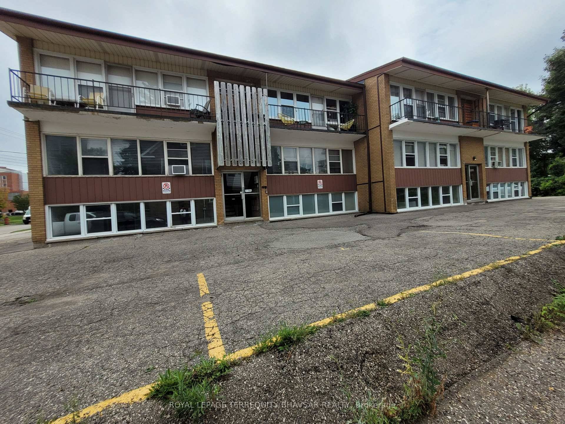 Location ! ! Very rarely found totally renovated top to bottom 1 bedroom unit in the heart of Kitchener.